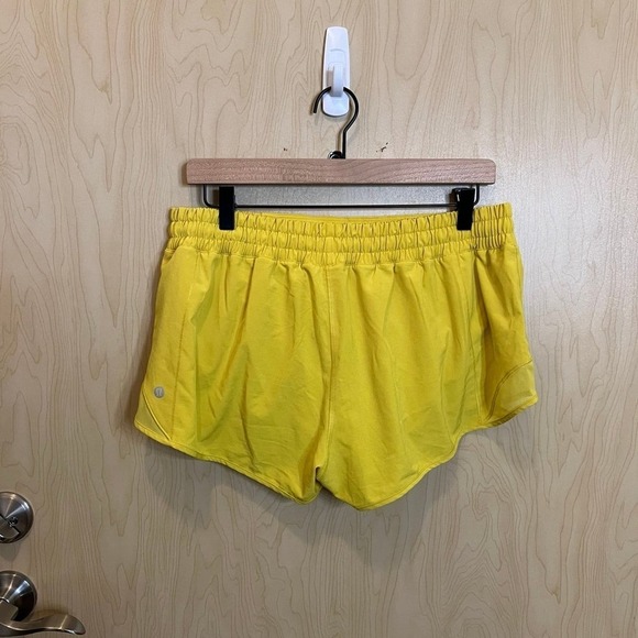Lululemon Hotty Hot Short I| *2.5" - Picture 2 of 5